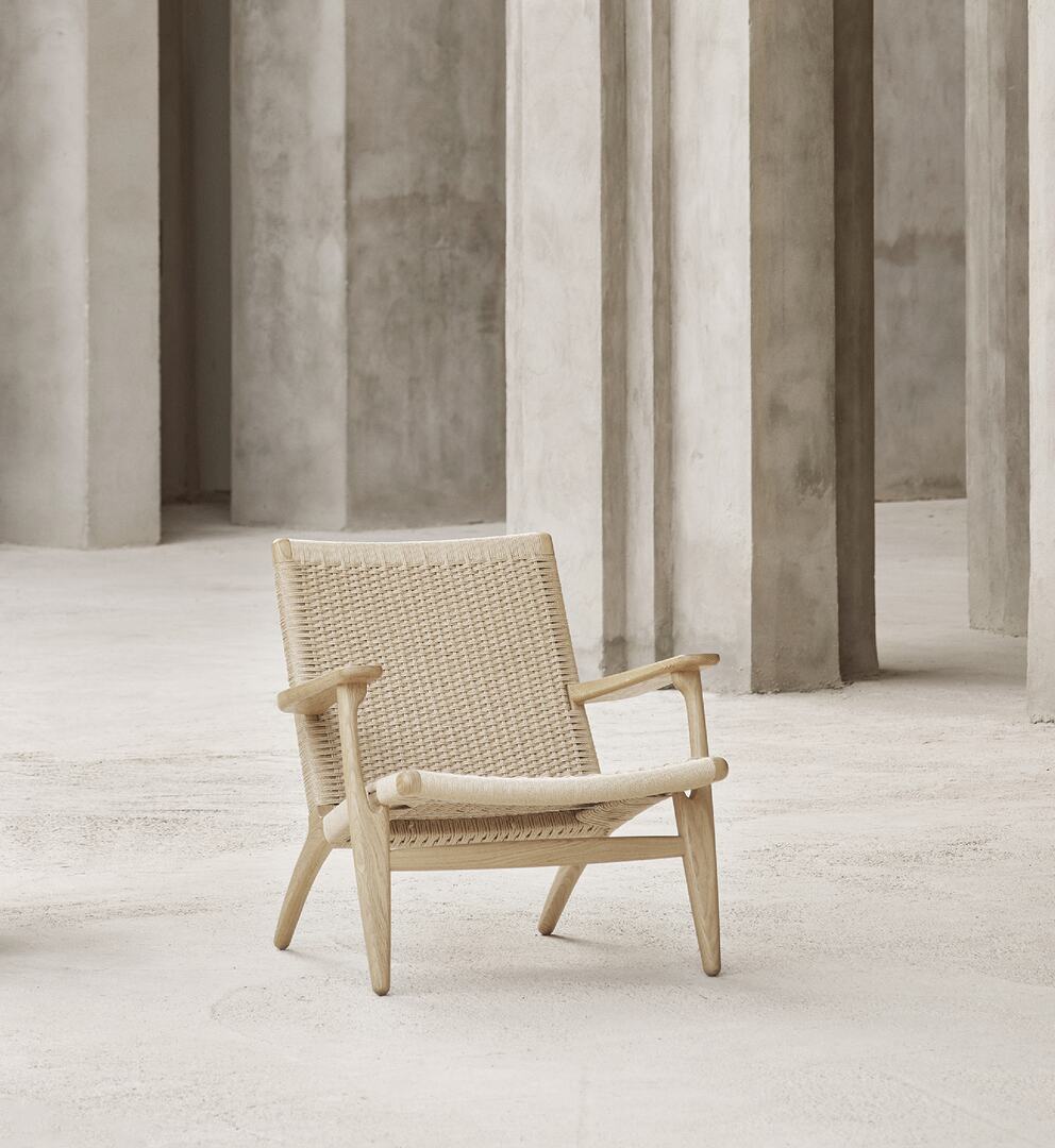 CH25 Lounge Chair.Carl Hansen & Søn